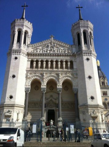 Entrée Basilique Notre-Dame de Fourvière
