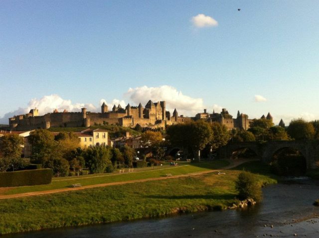 Vue sur la cité de Carcassonne en après-midi