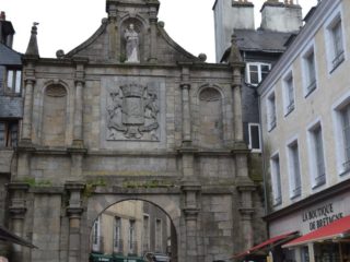 Porte Saint-Vincent, porte baroque élevée au XVIIe siècle (photo de Sylviane G.)